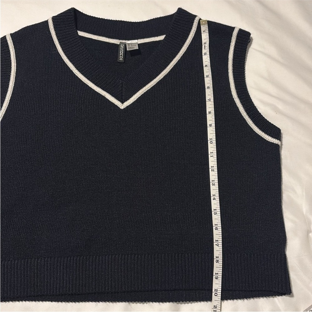 H&M Short V-neck sweater vest sleeveless sweater navy blue white contrast large - Picture 10 of 11